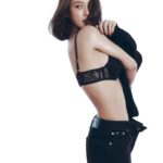 Go Min-si Instagram - @calvinklein ♥️ @eyesmag #광고 #CKforU #CalvinKlein #캘빈클라인언더웨어 #캘빈클라인 #eyesmag