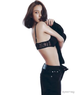 Go Min-si Instagram - @calvinklein 

♥️

@eyesmag 

#광고 #CKforU  #CalvinKlein #캘빈클라인언더웨어 #캘빈클라인 #eyesmag