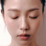 Go Min-si Instagram - 요즘 저는요! 은은한게 참 좋아요. 사람도 향기도 색깔도요. 시간이 흐른다는 건 흠 가끔씩은 슬프지만 대체적으로 신기하고 알쏭달쏭 재밌습니다. 그냥 그저 오늘도 많은 분들이 기분 좋은 하루로 가득 채우셨으면 좋겠다고 말하고 싶어요! 아니면 맛있는 밥으로 배를 채워주세요! 봄이잖아요. 행복은 내 곁에🥠
