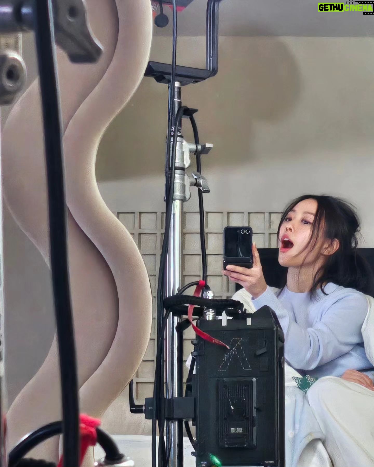 Go Min-si Instagram - 귀엽고 깜찍하게 모닝이즈백 비하인드 @official_morningisback