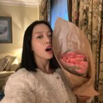 Go Min-si Instagram - 🫧💧🌬️☁️🧊🚿🛁🧼🧺 2023 Berlin 2024 Hawaii, Year-end and New Year Together! Thank you for @merythod_official 🤍 🫧💧🌬️☁️🧊🚿🛁🧼🧺 #메리쏘드 #워터광채쿠션 #촉촉쿠션 #에센스쿠션 #쿠션추천
