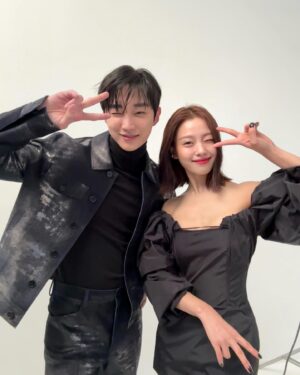 Go Min-si Instagram - @netflixkr 찬영 은유🩸🦠🖤 #SWEETHOME2