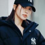 Go Min-si Instagram - @MLBKOREA 🖤🕯️🌨️💂🏻‍♀️🧤🧞🩵 #AD #MLBCREW #MLB모자 #MLB패딩
