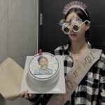 Go Min-si Instagram - Special Birthday. 🎂 Thank you My Friends! My Vitamins! Always Love You, My Mom and Dad. 💘