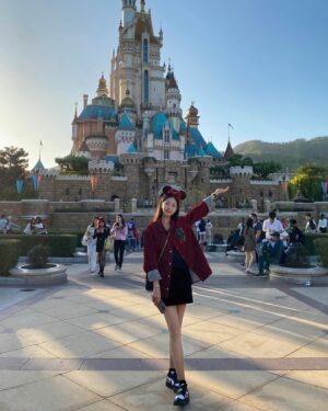 Go Won-hee Instagram - 그리고 알차게 돌아다녔던 디즈니랜드 🎡