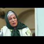 Gohar Kheyrandish Instagram - عزیزانم سلام ... 💐💐💐💐💐💐💐 سریال کمدی «آفتاب پرست» به کارگردانی برزو نیک‌نژاد‌، تهیه کنندگی سید‌مصطفی احمدی و نویسندگی امیر برادران هردوشنبه ساعت ۲۰ به صورت اختصاصی در فیلم‌نت منتشر می شود. . پژمان جمشیدی، باران کوثری، حمیدرضا آذرنگ، الهام اخوان، حسن زارعی، پیام احمدی نیا، سولماز غنی، شبنم قربانی، با هنرمندی:گوهر خیر‌اندیش، غلامرضا نیکخواه و آتيلا پسيانی، با حضور: سیاوش چراغی‌پور، فرهاد بشارتی، جواد خواجوی، افشین سنگ‌چاپ، عرفان ناصری، فروغ قجابگلو، علی غریب، رضا جهانی، حامد وکیلی، یدالله شادمانی، سید‌سعید نعمتی با حضور افتخاری:سید‌کاظم احمدزاده و فرزین محدث گروه بازیگران «آفتاب پرست» را تشکیل داده اند. . عوامل اصلی این سریال عبارت اند از: مجری طرح و مدیر تولید:مسعود زمانی مدیر فیلمبرداری:محمد عزت‌خواه تدوین:امیر‌شیبان خاقانی طراحی و ترکیب صدا: علیرضا علویان آهنگساز:آریا عظیمی‌نژاد طراح صحنه:بهنام جعفری مدیر صدابرداری:مهران ملکوتی طراح لباس:آرتا ماهان طراح گریم:سیامک احمدی مدیر برنامه ریزی:حامد مختاری دستیار یک کارگردان:نوید صلاحی مدیر تدارکات:مرتضی اسکندری منشی صحنه:فاطمه‌سادات سیدی طراح جلوه‌های رایانه ای: امین پهلوان‌زاده طراح جلوه‌های میدانی:آرش آقابیک عکاس:پیموده باران هماهنگی پست پروداکشن:حمید احمدی جانشین تهیه کننده:علی عطارباشی دستیاران تهیه‌کننده:پیمان منفرد، ابوالفضل غلامحسینی . . . ‌. . @filmnet.official @filmnetnews @aftabparast.series . . . #فیلم_نت #سریال_آفتاب_پرست#آفتاب_پرست#پژمان_جمشیدی#باران_کوثری#حمیدرضا_آذرنگ#الهام_اخوان#گوهر_خیراندیش#شبنم_قربانی#آتیلاپسیانی#برزو_نیک_نژاد #سید_مصطفی_احمدی#امیربرادران