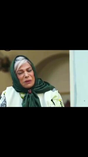 Gohar Kheyrandish Instagram - عزیزانم سلام ...
💐💐💐💐💐💐💐
سریال کمدی «آفتاب پرست» به کارگردانی برزو نیک‌نژاد‌، تهیه کنندگی سید‌مصطفی احمدی و نویسندگی امیر برادران هردوشنبه ساعت ۲۰ به صورت اختصاصی در فیلم‌نت منتشر می شود.
.
پژمان جمشیدی، باران کوثری، حمیدرضا آذرنگ، الهام اخوان، حسن زارعی، پیام احمدی نیا، سولماز غنی، شبنم قربانی، با هنرمندی:گوهر خیر‌اندیش، غلامرضا نیکخواه و آتيلا پسيانی، با حضور: سیاوش چراغی‌پور، فرهاد بشارتی، جواد خواجوی، افشین سنگ‌چاپ، عرفان ناصری، فروغ قجابگلو، علی غریب، رضا جهانی، حامد وکیلی، یدالله شادمانی، سید‌سعید نعمتی با حضور افتخاری:سید‌کاظم احمدزاده و فرزین محدث گروه بازیگران «آفتاب پرست» را تشکیل داده اند.
.
عوامل اصلی این سریال عبارت اند از:
مجری طرح و مدیر تولید:مسعود زمانی
مدیر فیلمبرداری:محمد عزت‌خواه
تدوین:امیر‌شیبان خاقانی
طراحی و ترکیب صدا: علیرضا علویان
آهنگساز:آریا عظیمی‌نژاد
طراح صحنه:بهنام جعفری
مدیر صدابرداری:مهران ملکوتی
طراح لباس:آرتا ماهان
طراح گریم:سیامک احمدی
مدیر برنامه ریزی:حامد مختاری
دستیار یک کارگردان:نوید صلاحی
مدیر تدارکات:مرتضی اسکندری
منشی صحنه:فاطمه‌سادات سیدی
طراح جلوه‌های رایانه ای: امین پهلوان‌زاده
طراح جلوه‌های میدانی:آرش آقابیک
عکاس:پیموده باران 
هماهنگی پست پروداکشن:حمید احمدی
جانشین تهیه کننده:علی عطارباشی
دستیاران تهیه‌کننده:پیمان منفرد، ابوالفضل غلامحسینی
.
.
.
‌.
.
@filmnet.official 
@filmnetnews 
@aftabparast.series 
.
.
.
#فیلم_نت #سریال_آفتاب_پرست#آفتاب_پرست#پژمان_جمشیدی#باران_کوثری#حمیدرضا_آذرنگ#الهام_اخوان#گوهر_خیراندیش#شبنم_قربانی#آتیلاپسیانی#برزو_نیک_نژاد #سید_مصطفی_احمدی#امیربرادران