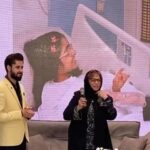 Gohar Kheyrandish Instagram - ديروز وقتي دكتر" حبيب احمد زاده" عزيز گفتند آقاي دكتر" سروش" رئيس بيمارستان " نيكان غرب" براي تقدير و تجليل از روز پرستار به بيمارستان بروم با شوق پذيرفتم . از همين جا دستها ي شفابخش و ياري رسان شما عزيزان را ميبوسم. # بيمارستان_نيكان_غرب# دكتر_حبيب_احمدزاده#دكتر_سروش# دكتر_تابش#دكتر_تقدير# دكتر_طبرسي#پرستار#روز_پرستار
