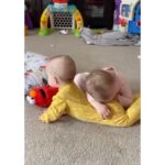 Gohar Kheyrandish Instagram – سلام عزیزانم عصرجمعه  شما بخیر.
خدایا کی میشه ما هم بی غصه و غم  و بدون ِترس از طالبان و ظالمان یک دل سیر بخندیم.
#کودکانه#غم#غصه#ترس #طالبان#ظالم#ظلم#ظلم_پایدار_نیست