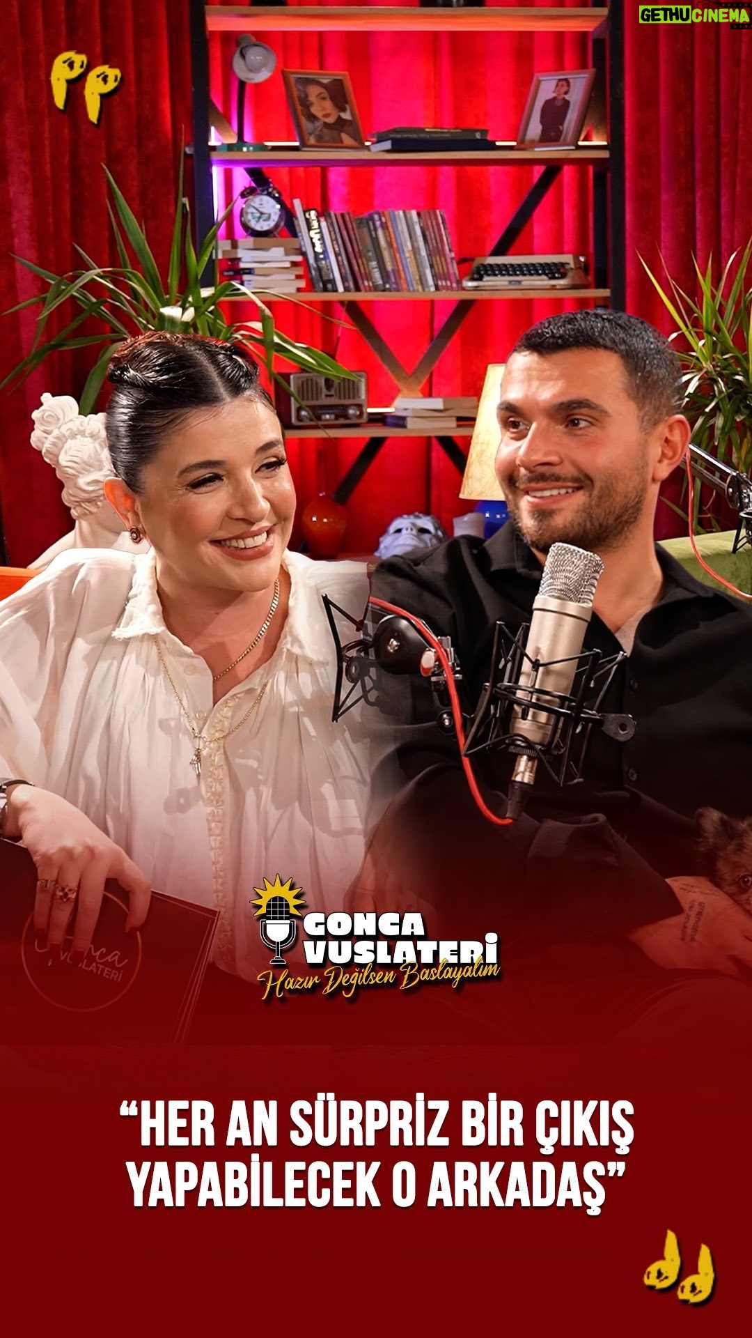 Gonca Vuslateri Instagram - Hadi gülmeye devam! @youtube kanalıma abone olmayı unutma! Unutturma! @alibicim @hazirdegilsenbaslayalim @sinerjiofficial 😎 “Her an sürpriz bir çıkış yapabilme potansiyeli olan o arkadaş” Hazır Değilsen Başlayalım ilk bölümüyle YouTube kanalımızda yayında! #goncavuslateri #alibiçim #hazırdeğilsenbaşlayalım