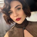Gonca Vuslateri Instagram - Arkadaşlar #story de kalmasın, ev adreslerinize yolluyorum. Gazeteye ilan da vericem. Cıngar çıkarıcam, kalmasın story’de! 😎 #actress #Vera #goncavuslateri #hayatçokkısa #okadaruzunboyludeğil 🥸