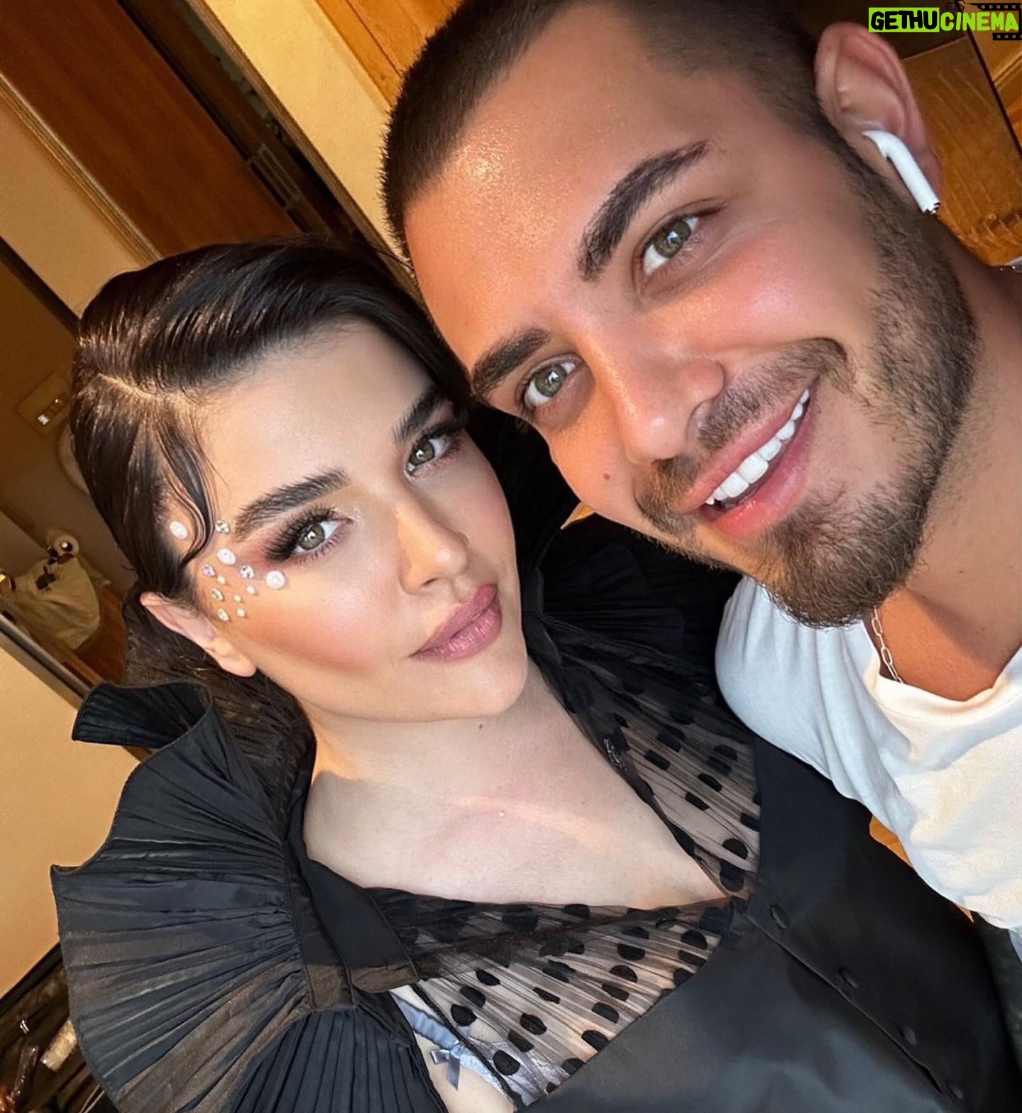 Gonca Vuslateri Instagram - Eh. Biraz da biz boyanalım @bybatuhanuncuu 👑😍🦋🦋