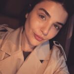 Gonca Vuslateri Instagram – Allah büyük, ilk fotoğraftaki güzellik: genetik👑🐓

Cilt bakımı dedin mi her yerden çıkabilirim. Ankara hayatımın parçası haline gelen @dralisahan ‘a çok teşekkürler. 

🩵 #ankaragünlükleri