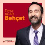 Gonca Vuslateri Instagram - Yaşamımın küçük gözlemlerinden, hoş anılarından örülmüş, dallanmış budaklanmış, yosunlar arasından açmayı başarmış sardunyaların öyküsü @dogacanperkun ile kaleme alındı. Aile; Kimi deli der, kimi renkli.. Rengarenktir aile. Gençliğimizi utanmakla, yetişkinliğimizi kabullenmekle, yaşlılığımızı özlemekle geçirdiğimiz kabuğumuz. Hadi biraz da gülelim olan bitene.. 🌿 MedYapım ve AyYapım ortaklığı ile @neslihanyesilyurt yönetmenliğinde perdeye yansıtıldı.. Bu filmde en çok şikayet ettiğimiz konuyla yüzleşeceğiz: yetiştirilme mevzumuz. :) Ve uzaktan bakıldığında o kadar büyük problem görünmeyen o kanırtıcı ortak dertlerimize sinirimiz bozularak güleceğiz, duygulanacağız.. Bu aralık ayı, bi aralık gülmemiz gerektiğini de öğretecek bize.. İşte filmimizin muhteşem oyuncuları 👆🏼 Kendimi başa tutturmamın tek sebebi ego bence. Hiç de öyle yırtınmalarım yoktu. Film vizyona gireceği için şöhret tutkum galip geldi herhalde.. 😍🥹 Tüm oyuncuların eline sağlık. Doya doya, ailecek izleyeceğiniz harika bir problemli aile filmi:) #kimideliderkimirenkli #ailerengarenktir #aile #cenazemizehoşgeldiniz @neslihanyesilyurt 😎🙅🏻‍♀️🌲 Sonsuz teşekkürlerimle, @medyapimresmi @ayyapim #FatihAksoy #KeremÇatay