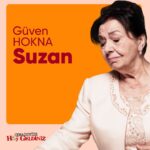 Gonca Vuslateri Instagram - Yaşamımın küçük gözlemlerinden, hoş anılarından örülmüş, dallanmış budaklanmış, yosunlar arasından açmayı başarmış sardunyaların öyküsü @dogacanperkun ile kaleme alındı. Aile; Kimi deli der, kimi renkli.. Rengarenktir aile. Gençliğimizi utanmakla, yetişkinliğimizi kabullenmekle, yaşlılığımızı özlemekle geçirdiğimiz kabuğumuz. Hadi biraz da gülelim olan bitene.. 🌿 MedYapım ve AyYapım ortaklığı ile @neslihanyesilyurt yönetmenliğinde perdeye yansıtıldı.. Bu filmde en çok şikayet ettiğimiz konuyla yüzleşeceğiz: yetiştirilme mevzumuz. :) Ve uzaktan bakıldığında o kadar büyük problem görünmeyen o kanırtıcı ortak dertlerimize sinirimiz bozularak güleceğiz, duygulanacağız.. Bu aralık ayı, bi aralık gülmemiz gerektiğini de öğretecek bize.. İşte filmimizin muhteşem oyuncuları 👆🏼 Kendimi başa tutturmamın tek sebebi ego bence. Hiç de öyle yırtınmalarım yoktu. Film vizyona gireceği için şöhret tutkum galip geldi herhalde.. 😍🥹 Tüm oyuncuların eline sağlık. Doya doya, ailecek izleyeceğiniz harika bir problemli aile filmi:) #kimideliderkimirenkli #ailerengarenktir #aile #cenazemizehoşgeldiniz @neslihanyesilyurt 😎🙅🏻‍♀️🌲 Sonsuz teşekkürlerimle, @medyapimresmi @ayyapim #FatihAksoy #KeremÇatay