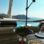 Gonca Vuslateri Instagram – Ve ayrılma vakti.. 

Kalkan’a geldik.. canımız Hasan Bey bize şahane bir ev verdi.. Kalkan’a geldiğinizde alo diyeceğiniz şahane insan. @h.t.budak iletişim için öneririz.. Kalkan’da muhteşem tatil için öneri.. evimiz şahaneydi.. iki yıldır tercihimiz Kalkan.. iyi ki varsınız @tatilvillanizcomtr @villalarim #işbirliği 🩵🦋🪽👑🫶🏼

🦩 

Yaz bitiyor.. dolaşmak bitmiyor.. set arası iyi ara oldu.. 🫐🦩👑