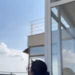 Gonca Vuslateri Instagram – Haftanın sonu.. kutlu doğum haftasından..🛰️🤘🏻 

👽🛸 @pelisterdeniz @fthplster L ile 

Sergi geliyor! Sergi!