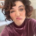 Gonca Vuslateri Instagram – Meaning of dump in my world🦴 / already dump🤘🏻🤢😃

Cheesee! 

I just posed for pictures😃
