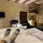 Gonca Vuslateri Instagram - Bir devir Kapadokya’da kapandı . Haydi 2024. Delirtme adamı:)🪩🩵🎀🎀🕺🏻🧿