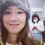 Gong Hyo-jin Instagram - 여름엔 겨울옷 촬영해야하고, 끝나고는 먹어야 하고 ❄️나의 헤메스 @thursdayisland_life 🧦@taaksik_koreanbbq 🥩
