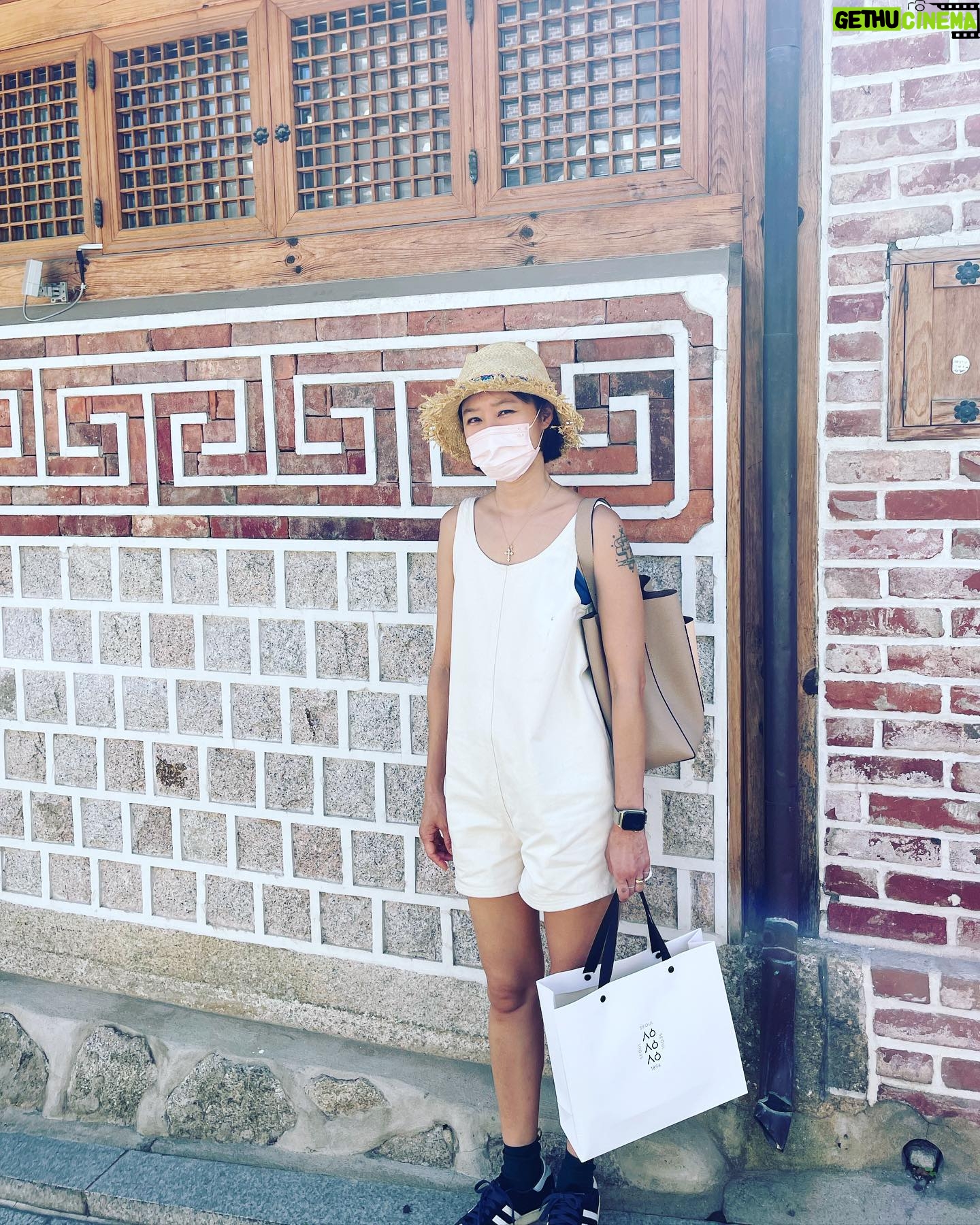 Gong Hyo-jin Instagram - #정윤기x발렉스트라 🩵콜라보의장인 스크레치없는 가벼움 ㅋ