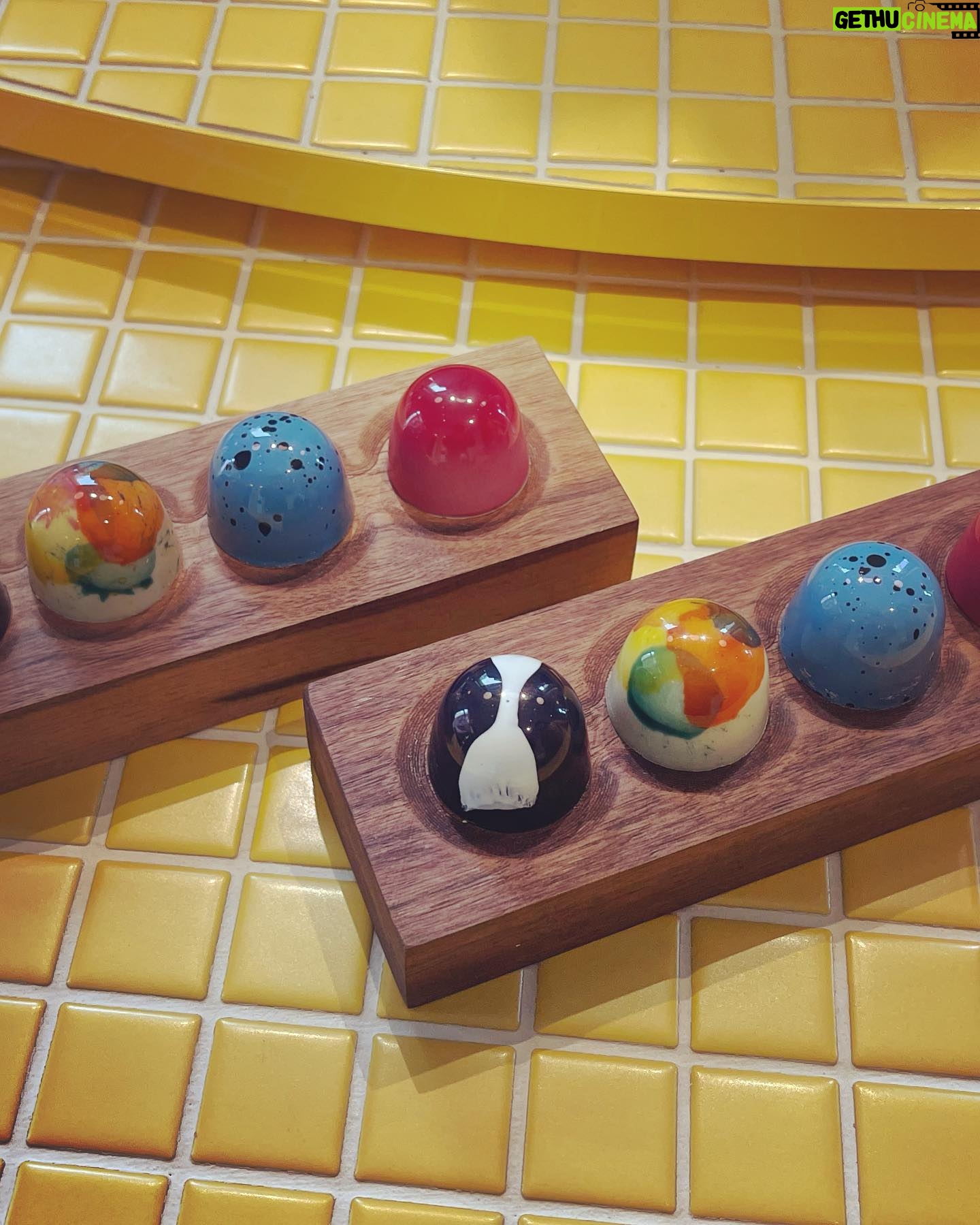 Gong Hyo-jin Instagram - Stick with me π μ°λ¦¬μ νΉλ³ν λ μ λΉλ΄μ€ sweets