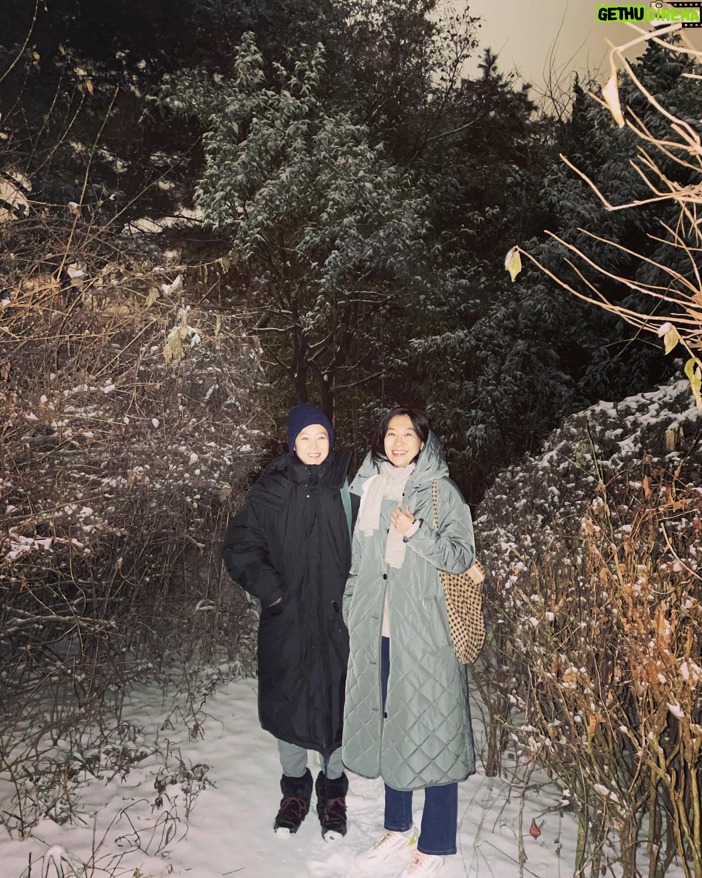 Gong Hyo-jin Instagram - ⛄️ 뽀득뽀득 🛁 소복히 쌓인 눈도 몸도 뽀득뽀득 한 이밤.