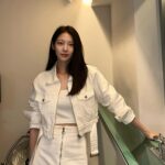 Gong Seung-yeon Instagram - 🙂
