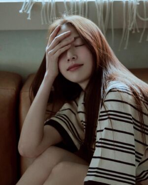 Gong Seung-yeon Instagram - 🖤🤍🖤🤍