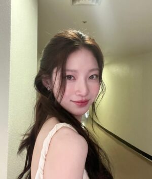 Gong Seung-yeon Instagram - 전주국제영화제🧡