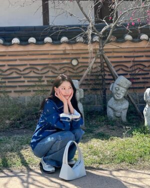 Gong Seung-yeon Instagram - 🌸