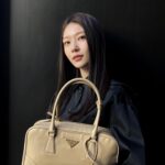 Gong Seung-yeon Instagram - 프라다의 새로운 리-나일론 백을 소개합니다💛 #PradaReNylon #adv