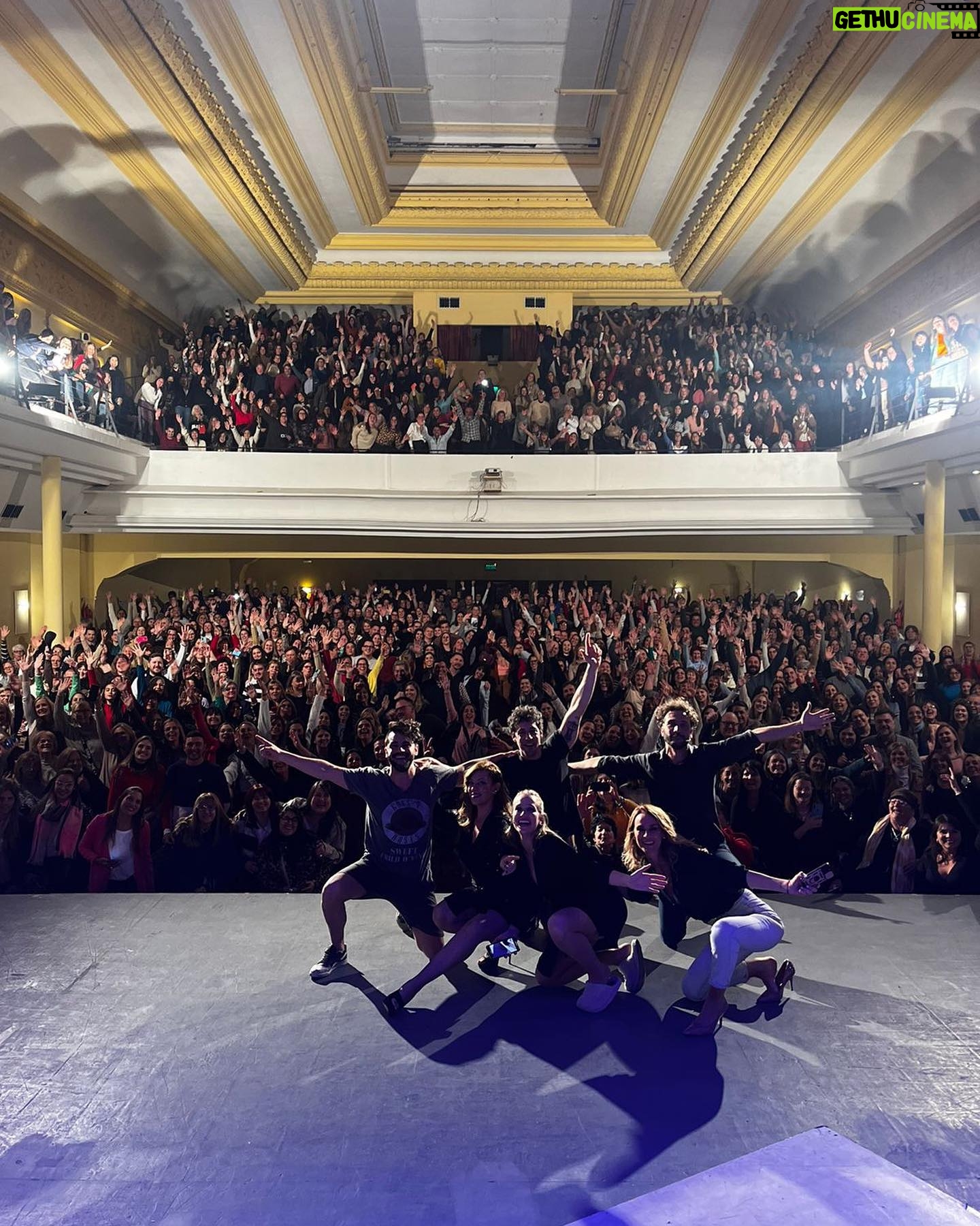 Gonzalo Heredia Instagram - Es imposible decir, contar, escribir todo lo q vivimos haciendo esta obra de teatro. 4 años 4 temporadas Hoy es la última función. Hoy terminamos. Ahí queda un pedazo de nosotros. Gracias.
