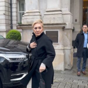 Googoosh Instagram - #Travelouge 
#سفرنامه 

@hadikhorsandi_official 
@irajjannatieataie 
#London #لندن 🇬🇧