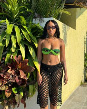 Goyo Instagram - Las mujeres que inspiran arte son musas , decidi ser mi Propia Musa. 🍍☀️❤️‍🔥🤲🏾🍃

@alma_psicodelica 🔥🤟🏾🦋