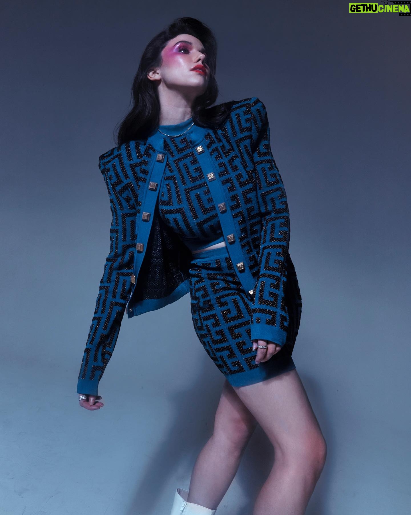 Grace Caroline Currey Instagram - @mood__magazine Photography @anthony__giovanni Fashion @edwin.j.ortega Makeup @moidariandarling Hair @virginie.pineda Words @jakewright2