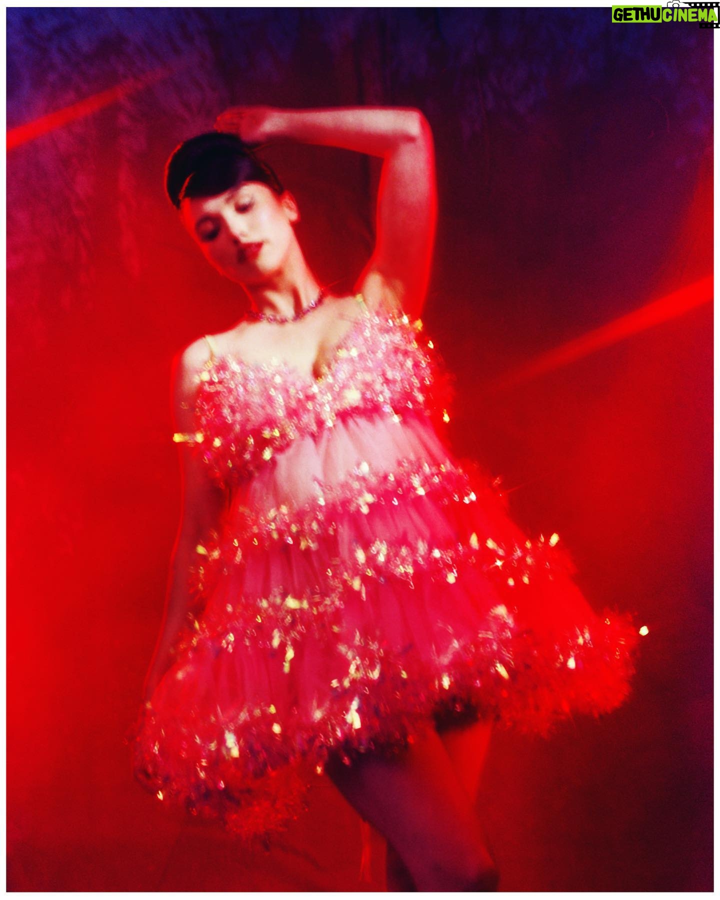 Grace Caroline Currey Instagram - a little look behind the scenes 🤍 NUMÉRO NETHERLANDS: @numero_netherlands Photographer: Nick Rasmussen @byNickRasmussen Stylist: Tabitha Sanchez @tabitharsanchez Make-up: Nick Lennon @itsnicklennon Hair: Greg Lennon @gregglennonjr Photography assistants: Dawn Lu & Liv Tindall @ludawndawn @oliviatindall Studio: The Ivory Space @theivory.space Editor: Timi Letonja @timiletonja Interview: Jana Letonja @janaletonja Cover design: Arthur Roeloffzen @arthurroeloffzen