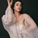 Grace Caroline Currey Instagram - @abookof 🤍 Photography: @graphicsmetropolis Styling: @lil_saigon Makeup: @elainakarras_ Hair: @virginie.pineda