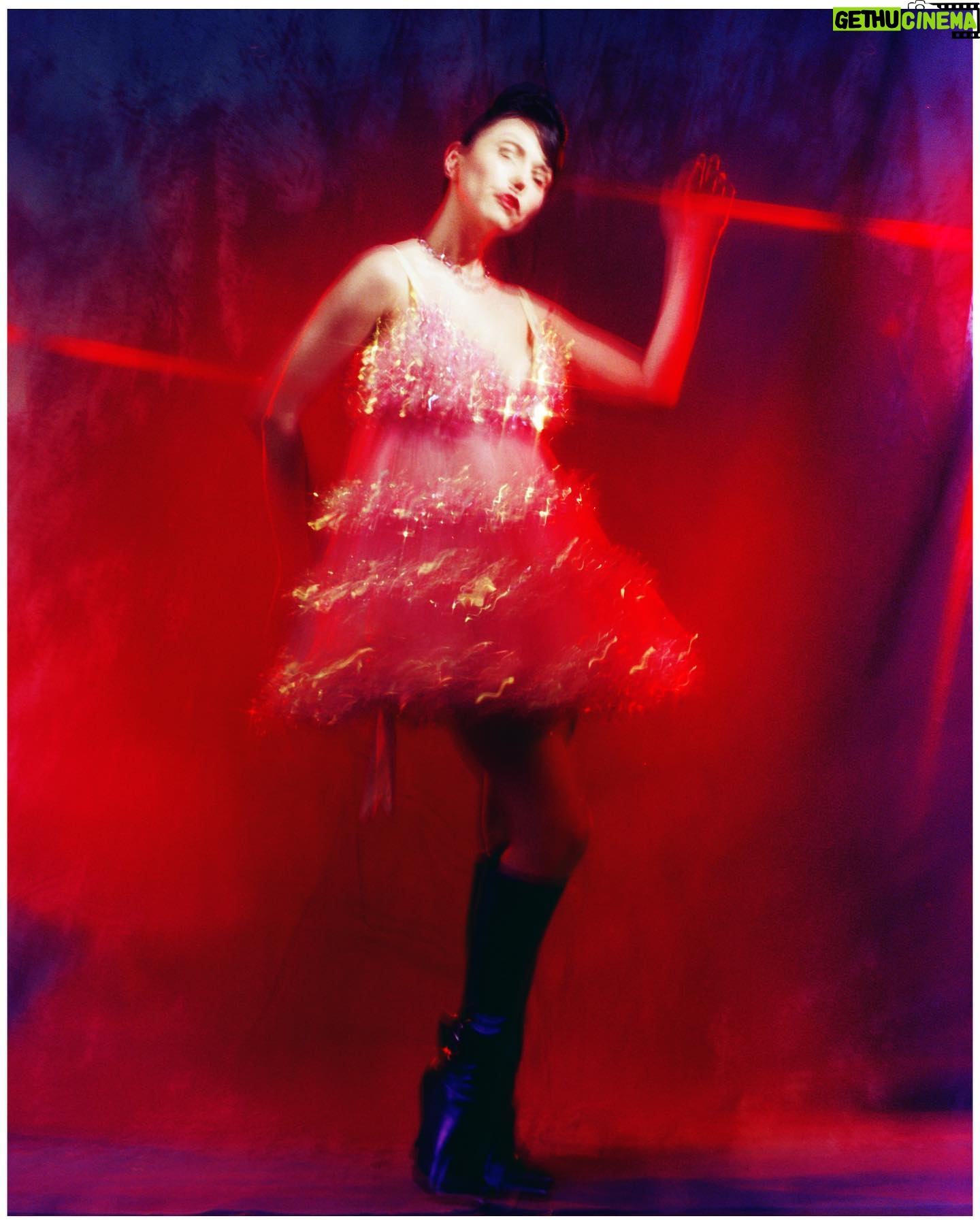 Grace Caroline Currey Instagram - Thank you for the wonderfully creative time Numéro Netherlands. I loved being a brushstroke in Nick Rasmussen’s visual artistry and all the different characters I got to embody🤍 NUMÉRO NETHERLANDS : @numero_netherlands Photographer: Nick Rasmussen @byNickRasmussen Stylist: Tabitha Sanchez @tabitharsanchez Make-up: Nick Lennon @itsnicklennon Hair: Greg Lennon @gregglennonjr Photography assistants: Dawn Lu & Liv Tindall @ludawndawn @oliviatindall Studio: The Ivory Space @theivory.space Editor: Timi Letonja @timiletonja Interview: Jana Letonja @janaletonja Cover design: Arthur Roeloffzen @arthurroeloffzen