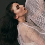 Grace Caroline Currey Instagram - @abookof 🤍 Photography: @graphicsmetropolis Styling: @lil_saigon Makeup: @elainakarras_ Hair: @virginie.pineda