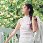 Grace Chan Instagram - …but if it weren’t for the rain, how would the flowers bloom? 🌼 experiencing amber rain like we did in HK today might have seemed an inconvenience to many people, but it also reminds me that just like rain, everything happens for a reason; in good faith, eventually all things will fall into place and make sense. P.s. rainstorms are strangely my favorite weather…but that’s a whole different story 😉 5-min photos by @lavonnli Wearing my fav @natacha_van MUA @michelletung @henryli_makeup