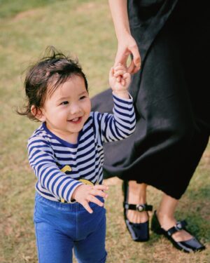 Grace Chan Instagram - When you have 3 kids, everyday is children’s day🤣🩵💚🤍

My dad always tells me 
that out of the three of us (my older sister & my twin bro)
I was always the first one to run in front of his camera
Slap on the biggest smile and say CHEESE! 😁🧏🏻‍♀️
Maybe it was because I knew how happy it would make him then
But little did I know how happy I would feel seeing these photos now.
A picture isn’t just worth a thousand words, 
It’s worth a lifetime of memories🤍

If there’s one advice I would share with other parents,
It’s to take more photos, record more videos 
And capture those funny, sweet, random
little pieces of life for your kids to look back at one day. 

Happy Children’s Day 🧸🎀