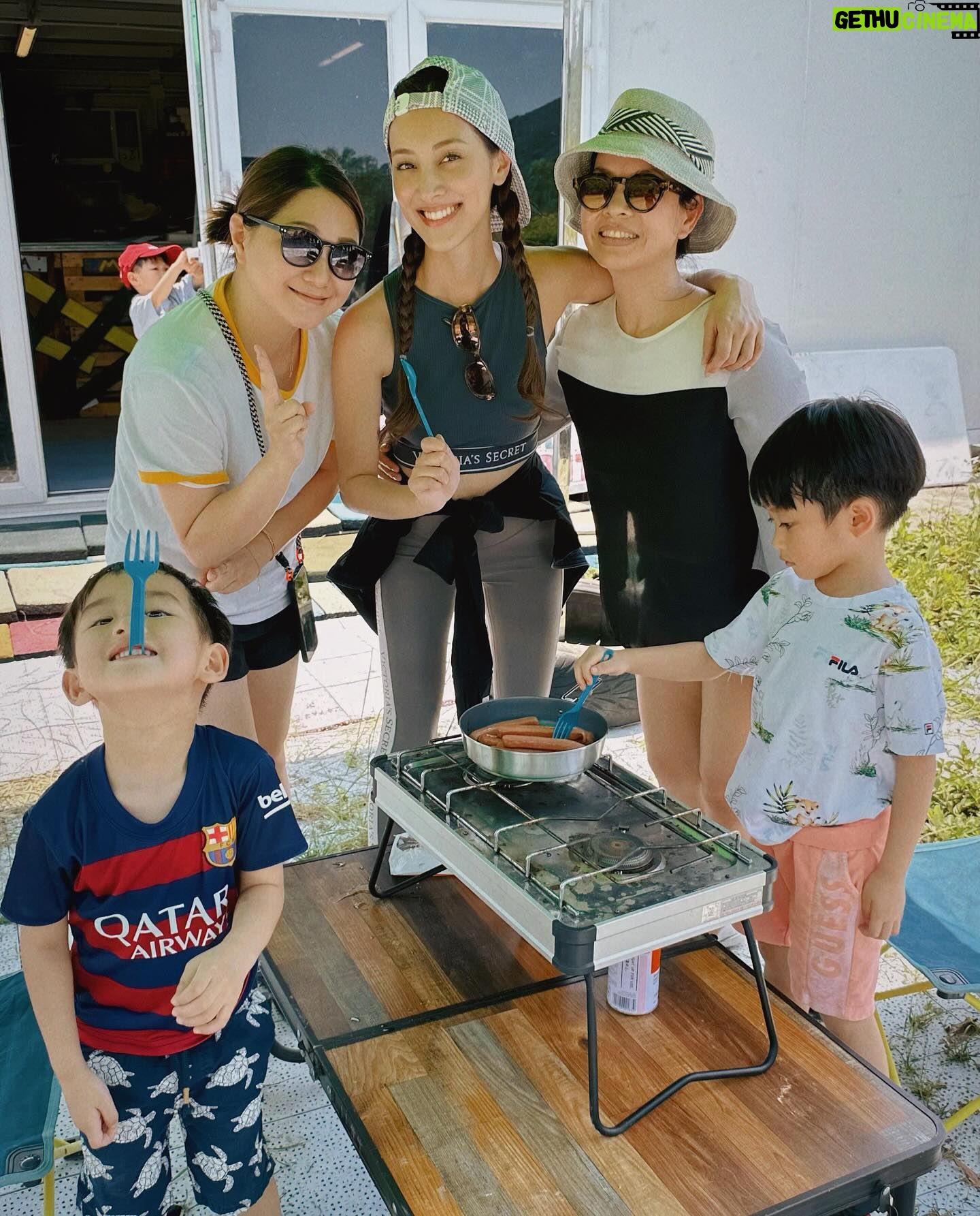 Grace Chan Instagram - MY KIDS ROCK CLIMBED WITH ME…& MORE! 🧗♀️ As you know I’ve been learning how to boulder recently and I reaaaaalllly wanted my kids to try it with me. And every time I asked they would say no…that is—until today! Not only that! It was our first time ever visiting Lamma Island (I know it shocks me too 😂) and we cooked in a campsite, kayaked and rock climbed on a real mountain! 🏔️ IT. WAS. AWESOME! 😍 Honestly can’t think of a better way to spend the holidays than outdoors with these lil boyssss, and it felt so good being under the sun and really getting down and dirty in the wild! 😁 Love my friends for coming to this crazy adventure with us & the camp counselors @ymcahkcamping for being so patient~ 😛😏 HOPE YOU ALL HAD A GOOD HOLIDAY TOOOooo! #kidsplay #ymcahk #camping