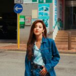 Grace Chan Instagram – 有年代感嗎？

💙
To be honest I love spending time relishing on old memories…
I think we often hear people say not to dwell on the past,
But I also believe there’s beauty
…in the experiences we’ve had,
…the mistakes we’ve made,
…and the innocence of knowing nothing and growing from it. 
So here’s to nostalgia. 🩵 

👖 @gerarddarel #gerarddarelhk