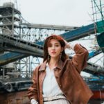 Grace Chan Instagram - 喺香港超過10年都唔知道⋯ 原來鯉魚門入面有一啲咁靚嘅景色！ Honestly it never ceases to amaze me how many beautiful and unsuspecting places HK has. 🥹 I mean the fact that you can find mountainous terrains and rocky beaches in the SAME area is unbelievable 😍 所以唔好話我唔益你 下次你哋諗住影OOTD 都可以選擇嚟呢個地方～ Speaking of my outfit, I’m obsessed with the latest collection from @gerarddarel which is focuses on a chic, relaxed and fresh look… 👀 You know the drill: tell me your favorite look below! #gerarddarel #gerarddarelhk