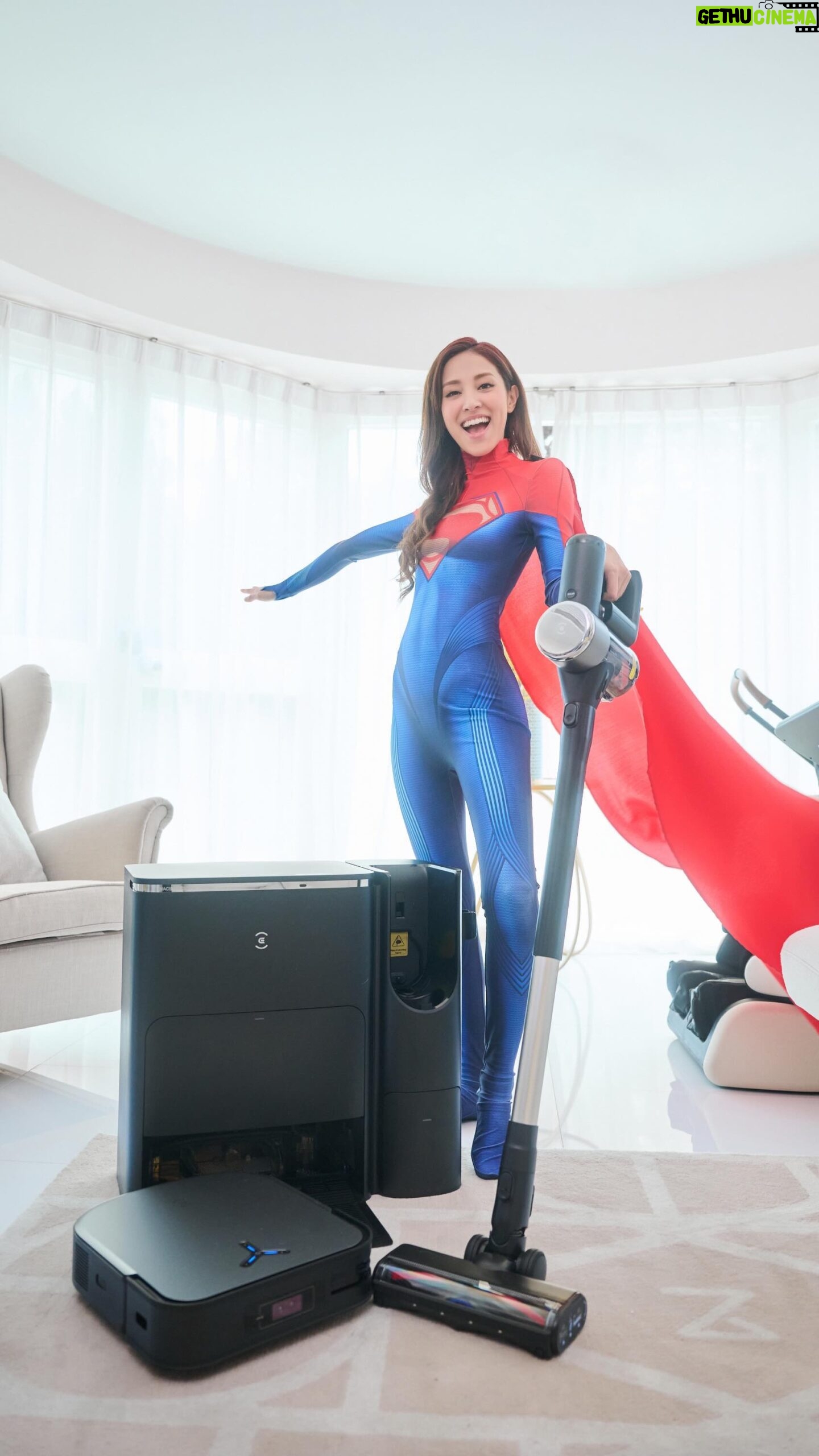 Grace Chan Instagram - WHEN MOMMY FINDS HER SUPERHERO… 🦸♀️ In the form of a Vacuum Cleaner! But not just any — IT’S @ecovacsroboticshk 全新多功能掃拖專家 ‼️ 其實今次個分享 係因為我睇中咗呢部吸塵機好耐! 而我終於可以親身體驗佢嘅威力😍 首先我好鍾意佢嘅設計~ 一部sleek and 🆒 嘅造型放喺屋企都零舍唔同! 1=2 design… 1) 掃拖機械人~ ECOVACS智能AI語音助理YIKO (just say: OK YIKO start cleaning 🧹) 仲可以做埋smart mapping 避開小朋友嘅玩具得來都做到清潔! 可以換四個清潔頭嘅吸塵機~ 連最細緻嘅位置都clean-up 到! *主機8700Pa強勁吸力令地板窿罅灰塵輕鬆搞掂! 仲講咁多做咩啊? 快啲入手啦😍 #ECOVACS #掃拖機械人 #ECOVACSRoboticsHK #全球銷量第一掃拖機械人 #ECOVACSX2COMBO