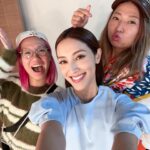 Grace Chan Instagram – HAVE YOU SEEN THIS BUS 👀?! 🚌😌😍
Well if I don’t type this caption in perfect English, I’ll probably get fired…so here we go:
SO HAPPY TO BE THE FACE OF @51talk_hk 😙😙😙
When I was in primary school, I remember when asked what I wanted to be when I grow up, I answered without hesitation: an English teacher. 👩🏫
I’ve always enjoyed learning different languages and now having kids of my own, I believe that the more languages we expose them to, the more prepared they are in the future. 🥰
If you’re like me and looking for a way to get your kids started on learning English in a fast, fun and safe way, you can download the 51Talk app and even get THREE free trial classes!
And always remember: every child is different and learns at their own pace, be patient and enjoy the process! 💕