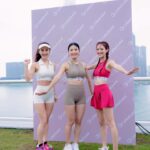 Grace Chan Instagram - 爸爸淋住雨都一齊陪我去支持朋友🥹❤️☔️ 終於到我出相啦！ 大家最近應該都有留意 靚靚嘅 Coffee 小姐運動品牌 @coffeesweat_ 出咗最新系列😍 其實大家都知我最近愛上咗運動 （攀石，行山等等） 而佢嘅衫唔單止好睇，仲要超級舒服！ 今次我揀咗紅色呢一套 着上身，簡直覺得自己變返22歲少女😂 我爹哋都話好青春好有活力！ 我老公仲問我係唔係買嚟同佢打網球 🎾🤣 最開心就係見到好多人就算落雨 都一齊嚟做運動 🧘‍♀️ Coffee 你嘅粉絲真係唔話得！！ 重點要多謝埋爸爸 🥹 嗰朝見到落大雨，就話要車我去function 仲要等足全程🙈 This is why I am the ultimate DADDYS GIRL! 😘 📸 @alanwong447