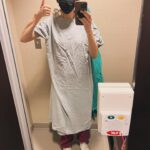 Grace Helbig Instagram – OooO0oo0oOoo this ten photo thing lets me show you that I’m 10 sessions aka HALFWAY through radiation! Hell yeah. Clearly, the fatigue hasn’t shown up yet. It’s on the way but in the meantime we’re having fun. Turns out most things are easier than chemo. What a treat! 🙃