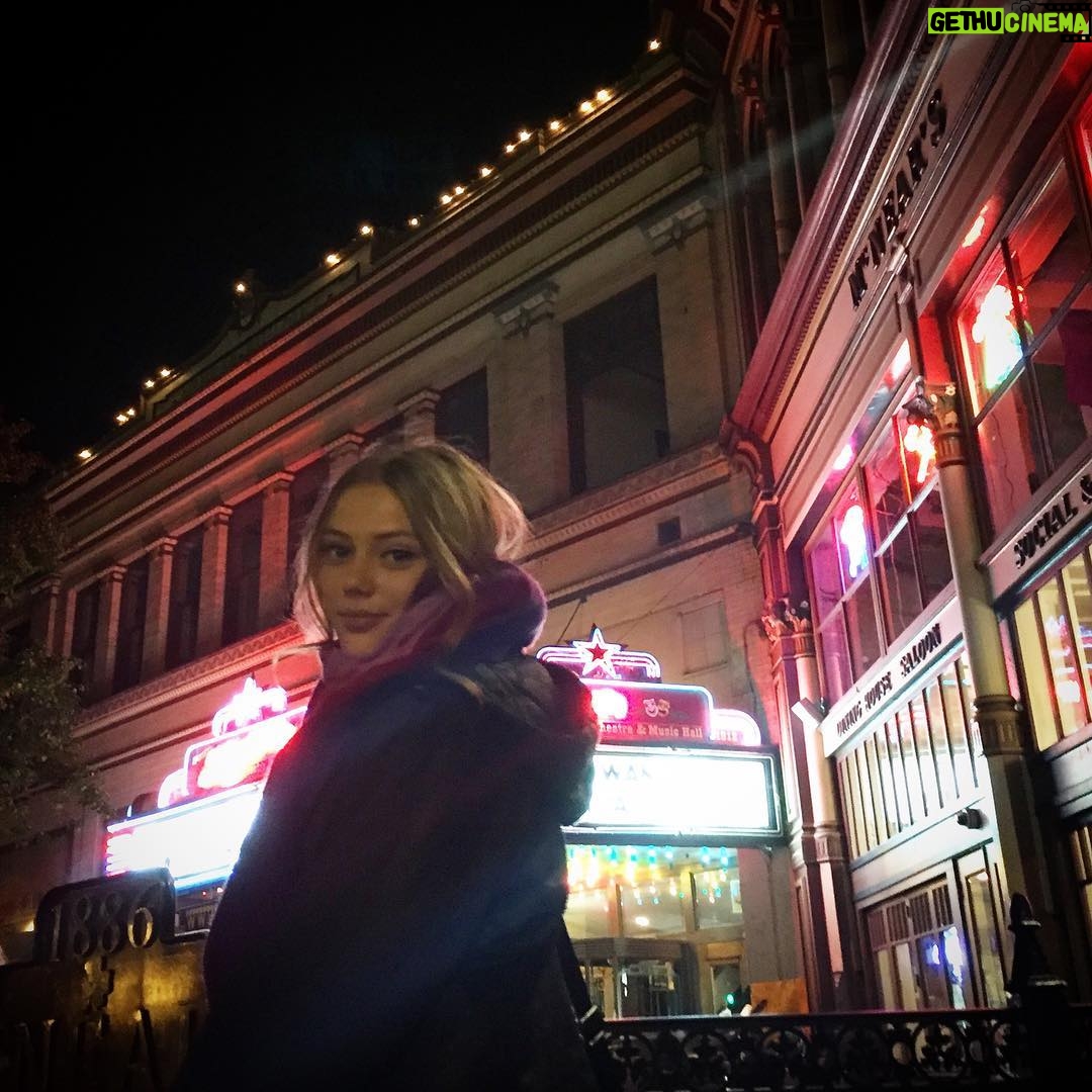 Grace Van Dien Instagram - hello stranger